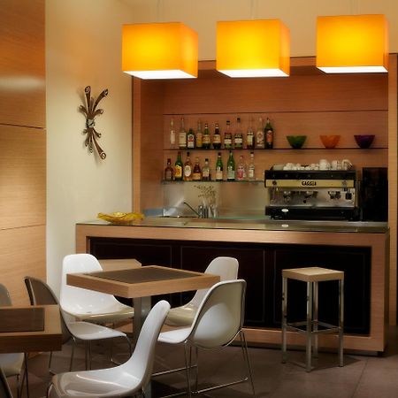 Acasamia Welchome Hotel Римини Экстерьер фото