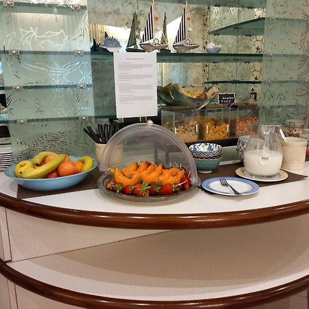 Acasamia Welchome Hotel Римини Экстерьер фото
